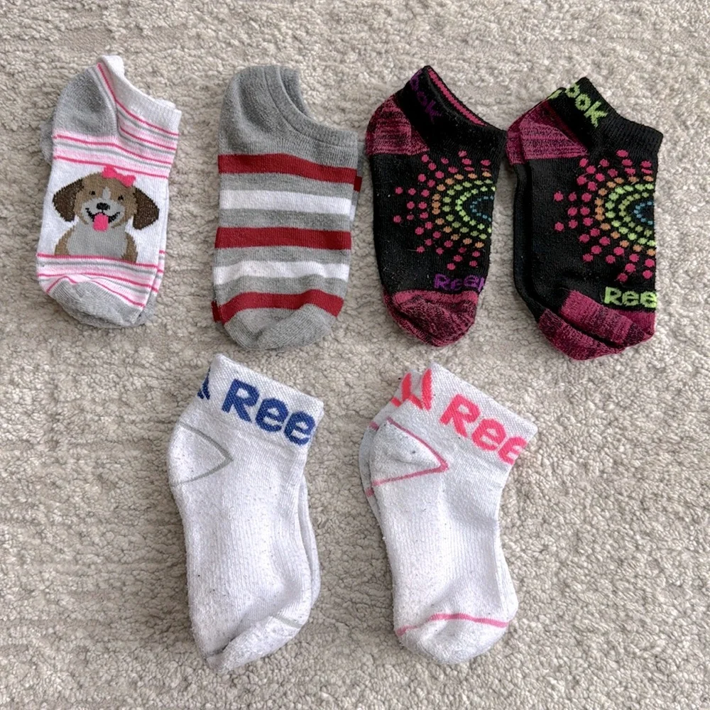 Gently Worn Girl's Reebok (4 Pr.) and Novelty Socks (2 Pr.) Size 7 (6-8)